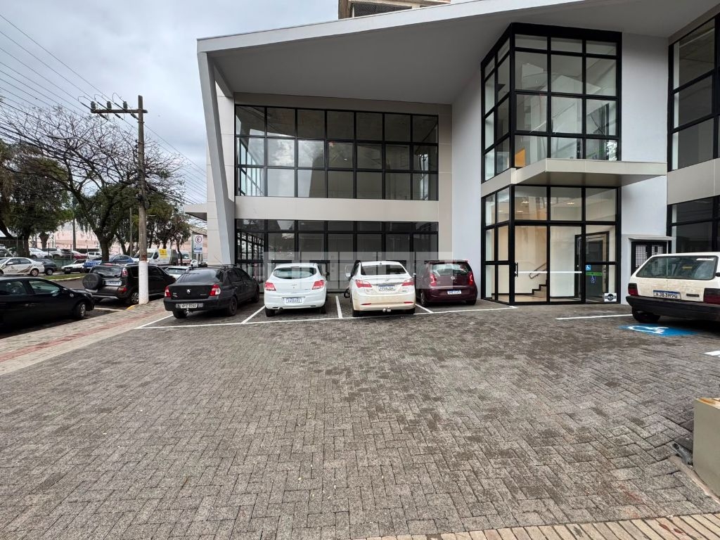 Sala comercial para alugar no Centro!