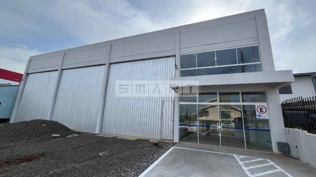 Barracão com 610 m²