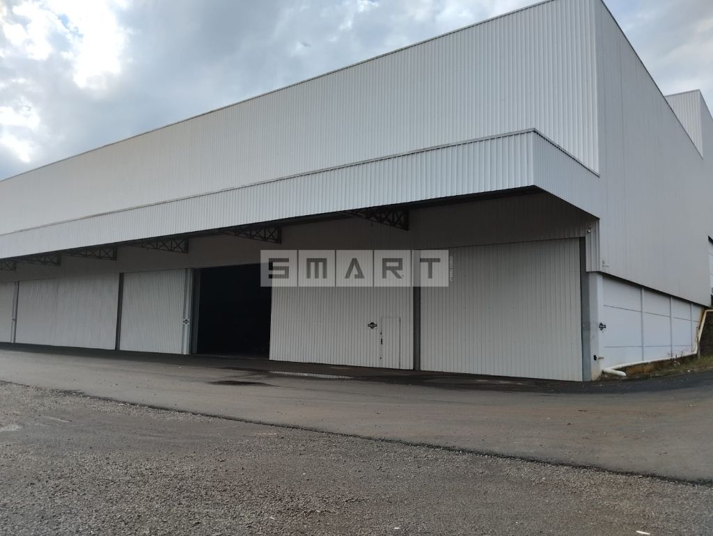 Barracão industrial com 2.000 m²